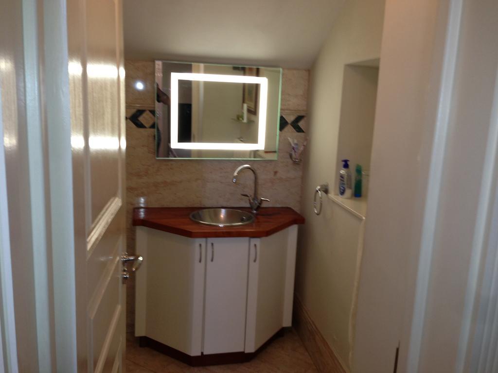 London Apartment Budva Bilik gambar