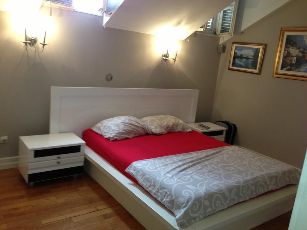 London Apartment Budva Bilik gambar